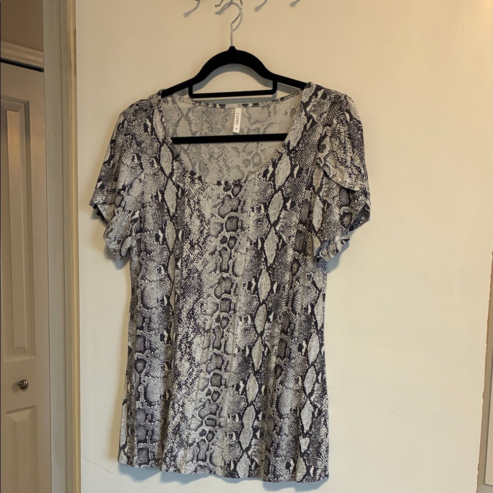 Cathy , size medium , Women's Snake Print Top